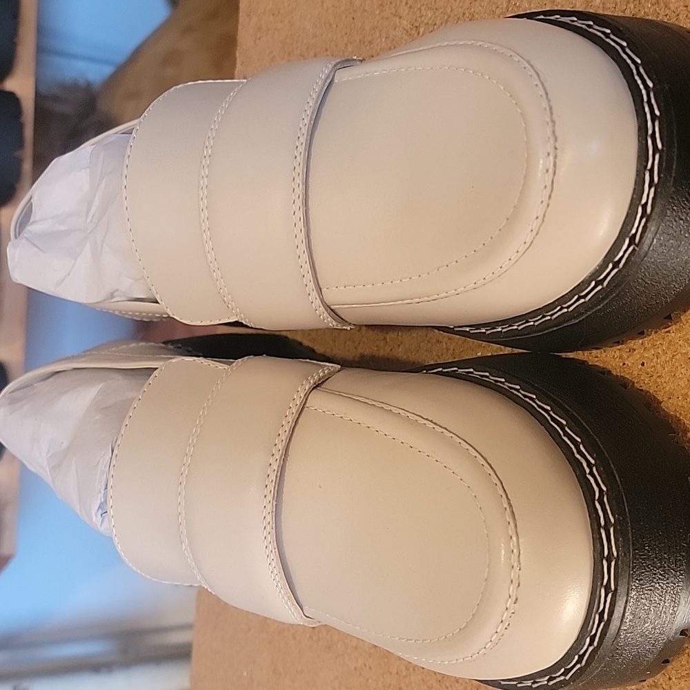 *new* womens beige color man- leather,  size 9.5 chunky sole, loafer style shoe